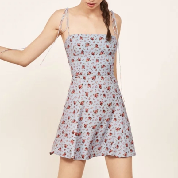 Reformation Dresses & Skirts - 🔴Reserved for @tia_felice Reformation Blue Petunia Floral Presley Dress